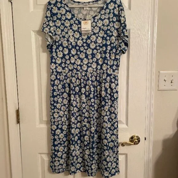 Daisy print πHOST PICKπ summer short sleeve dress buttery soft NWT - Picture 2 of 11
